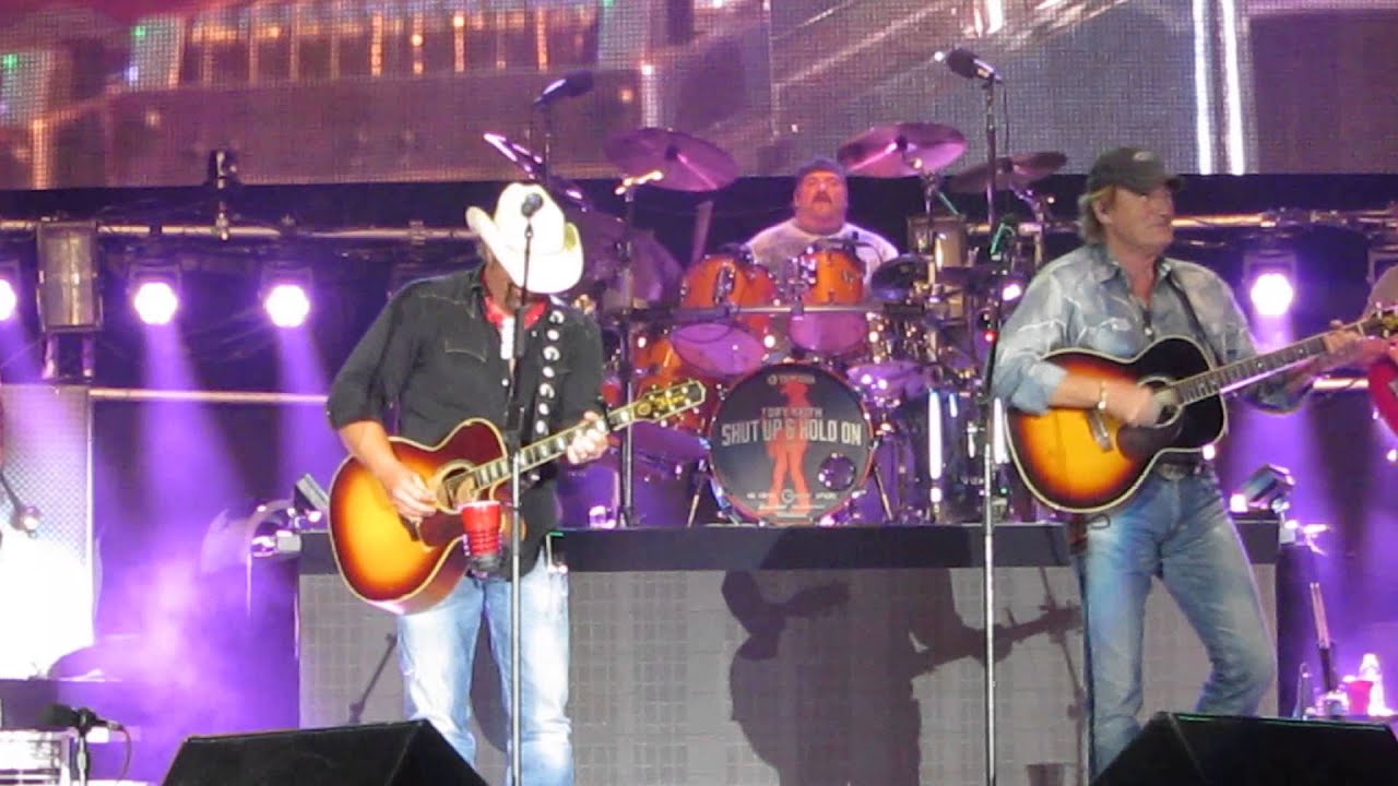 Toby Keith & Eddy Raven 'I Got Mexico'  in Laughlin NV