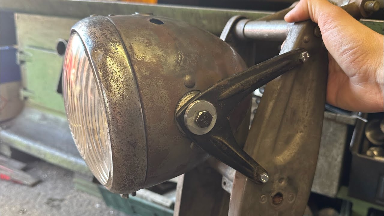 Befestigungsschraube für Zündapp DB200 Bosch Scheinwerfer fertigen | Zündapp DB200 1936