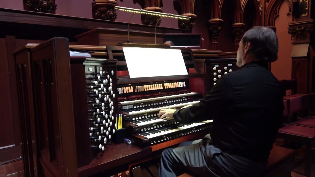 Flourish for a Bidding - Herbert Howells