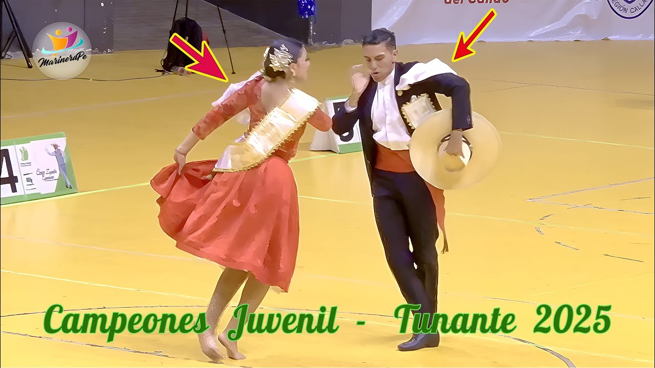 Fugaz intercambio de pañuelos adorna la exhibición de los campeones Juvenil | Marinera Tunante 2025