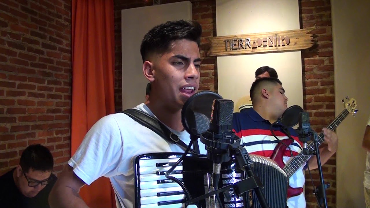 Ritmo Cumbiero. Un Reflejo Triste - Video Oficial
