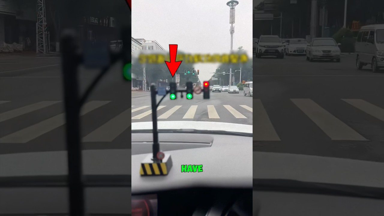 A traffic light... inside your car?! 🤯