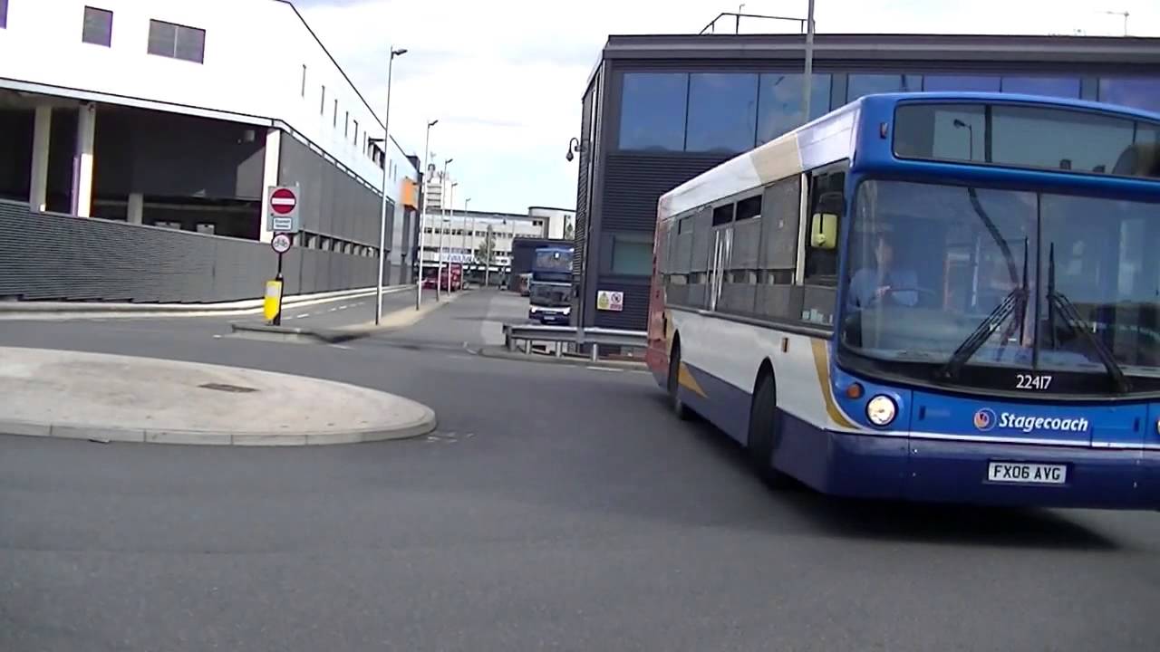 hull big bus day