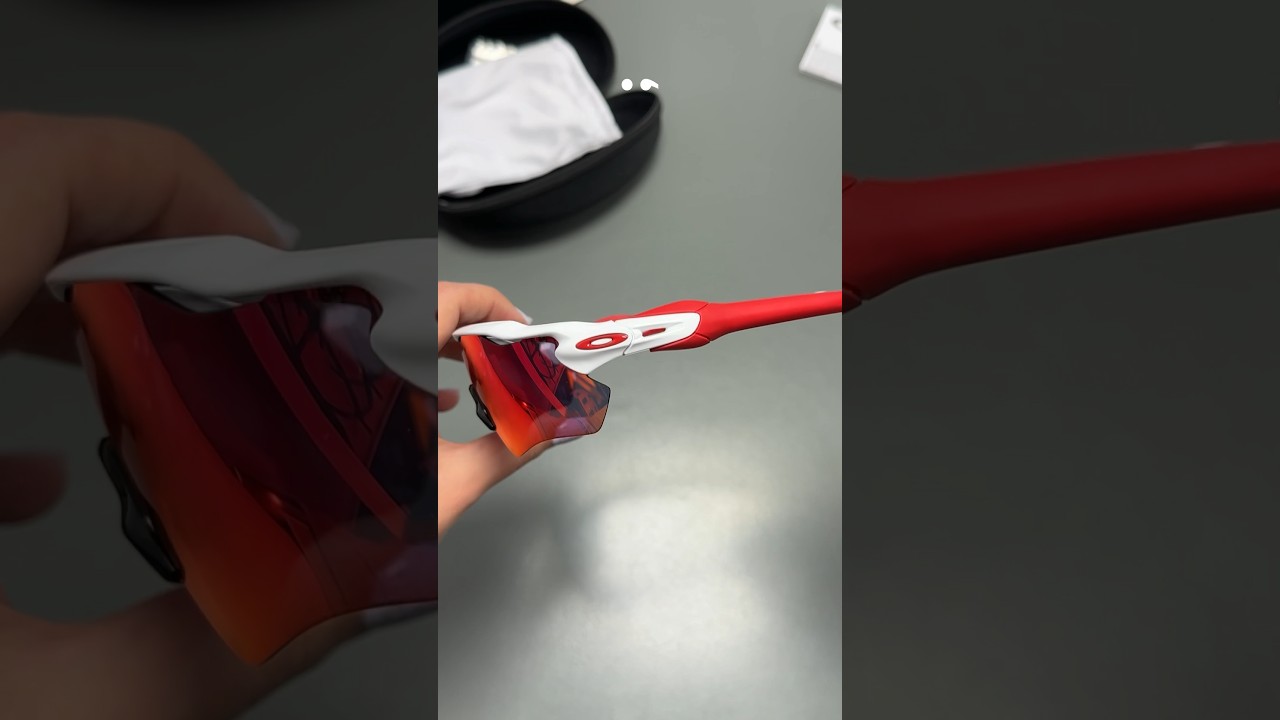 Unboxing Oakley RADAR EV PATH OO9208-05 #blinkblink #oakley #unboxing #sunglasses #sport