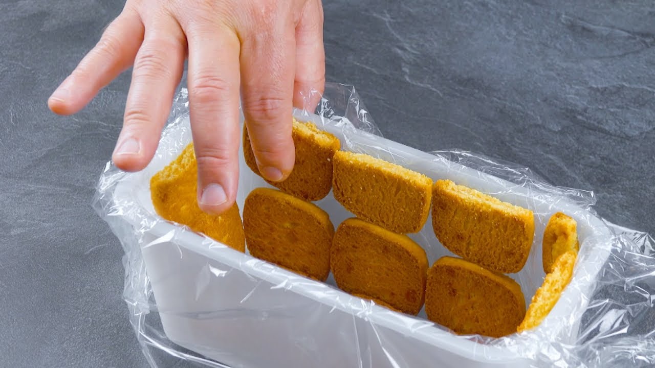 Recouvrez le Tupperware de film alimentaire et de biscuits | Sorti du congélateur, c'est délicieux
