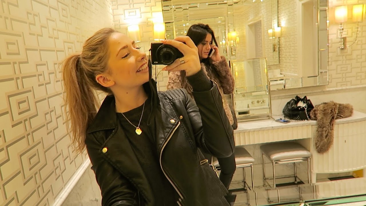 SHOPPING IN LONDON & SENDING YOU CHRISTMAS CARDS!