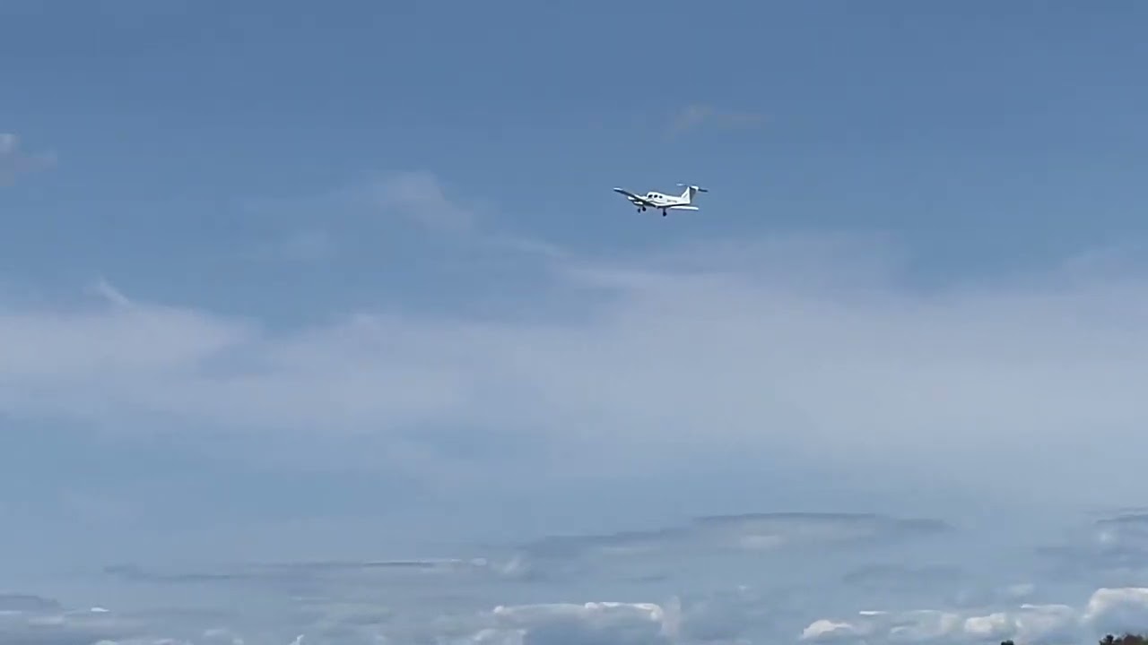 Beech 76 Duchess (N977PA) departing at Brookhaven Calabro Airport