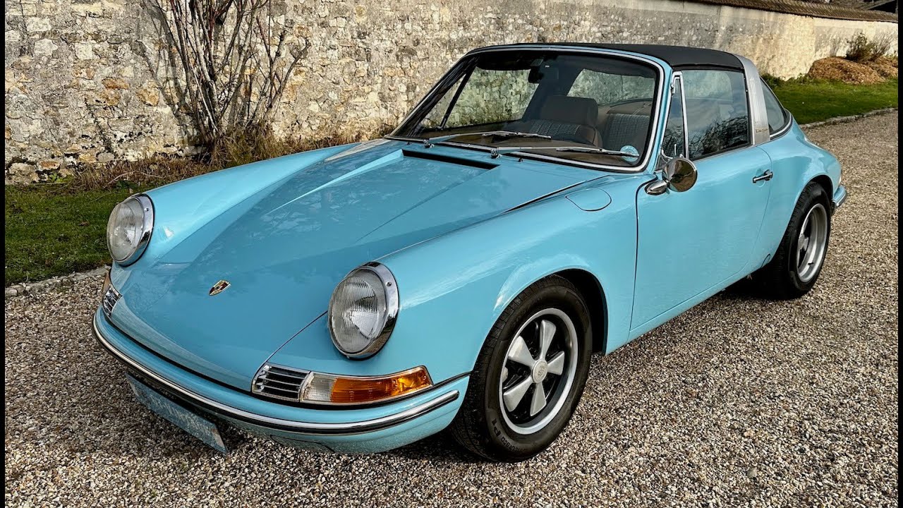 PORSCHE 911 T 2.2 Targa de 1970 vendue chez GT VINTAGE CLASSIC CARS