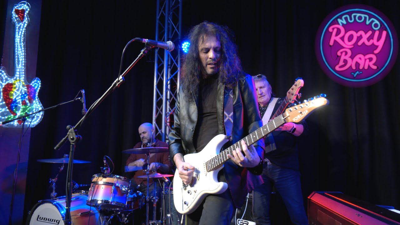 Cristian Cicci Bagnoli, Tommy Graziani, Loris Ceroni: Prog Rock live avvolge il Nuovo Roxy Bar