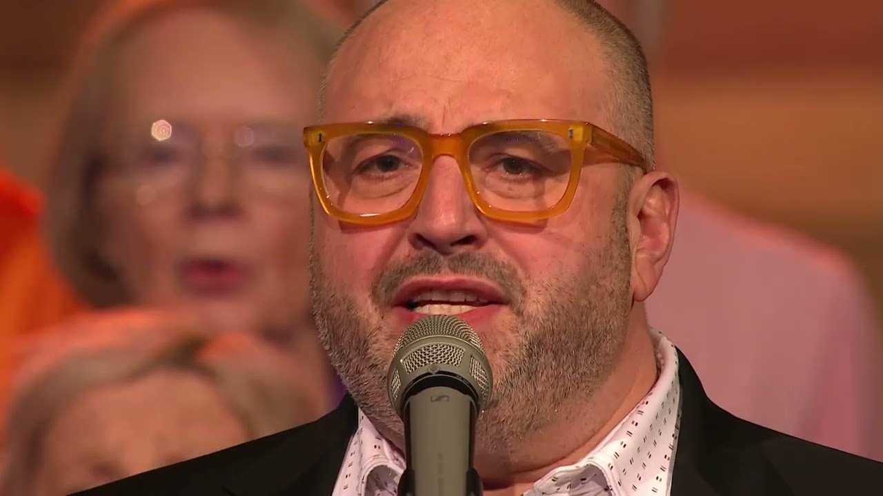 Wynne Evans & Lleisiau'r Cwm - Yma O Hyd
