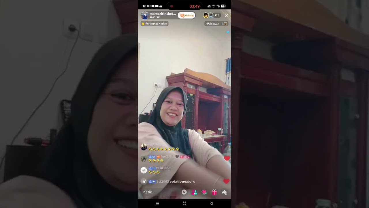 Sekelas mamah Ririn aja,tetep keceplosan juga 🤭🤭#ririndwiariariyanti