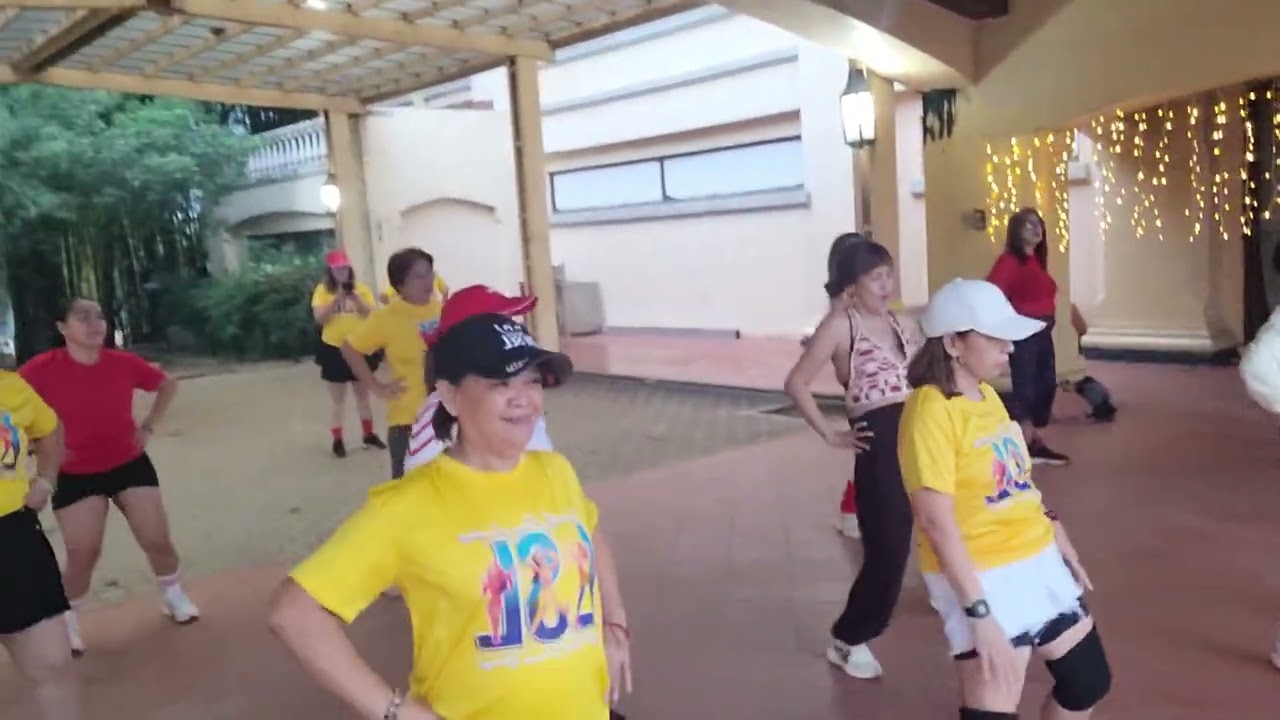 STARSHIPS! ZUMBA DANCE WORKOUT/ZUMBA FITNESS/DANCE WORKOUT/ZUMBA