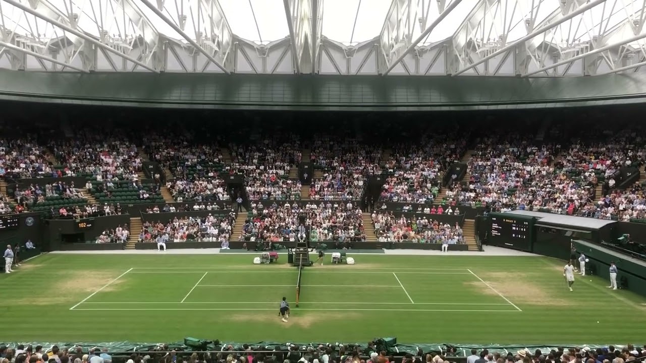 Sinner breaks Safiullin to win the match