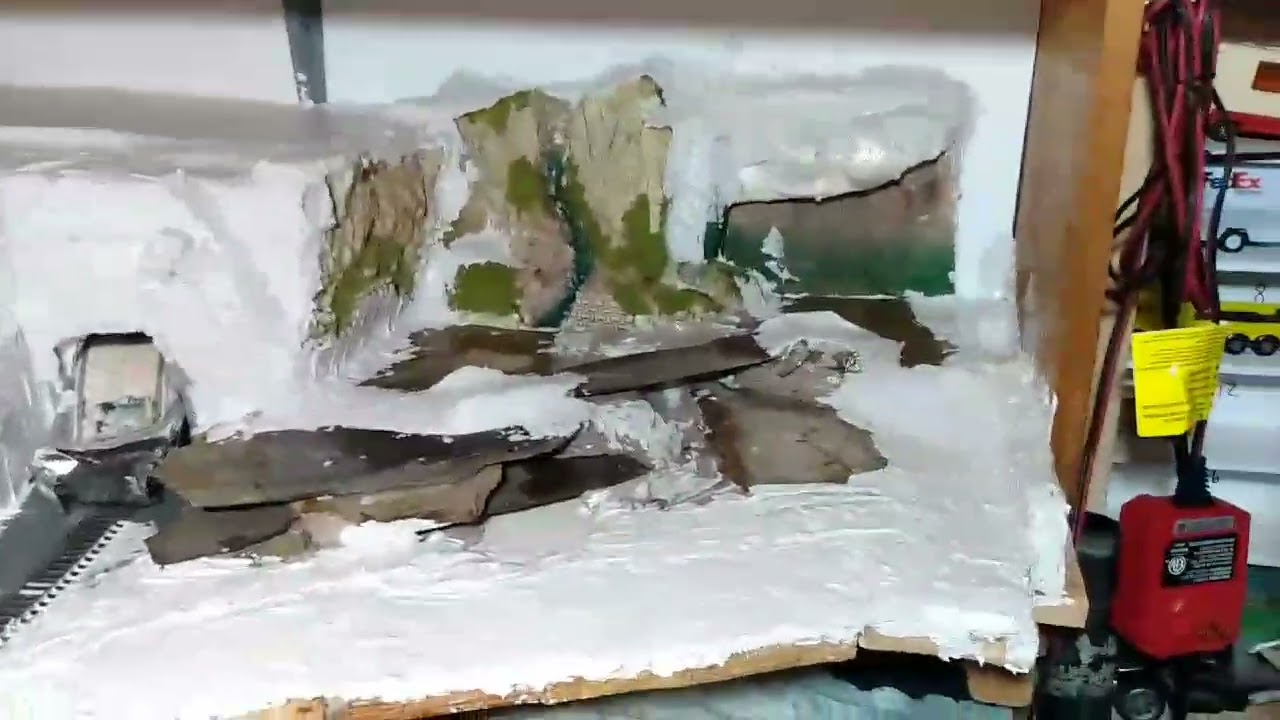 The creation of a mountain resort on the HO Layout: the beginning