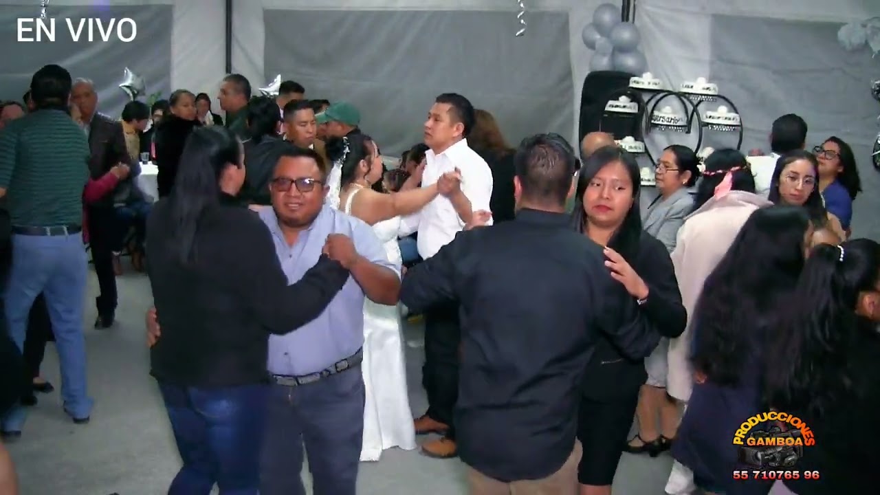 ASI EL AMBIENTE CON LA FAMILIA MORENO ORTEGA GRUPO LA NUEVA CLAVE DE TOMAS MARTINEZ