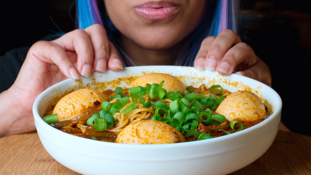 ASMR TIKTOK VIRAL EGG & RAMEN BOIL MUKBANG | EATING SOUNDS | OO YUMMY