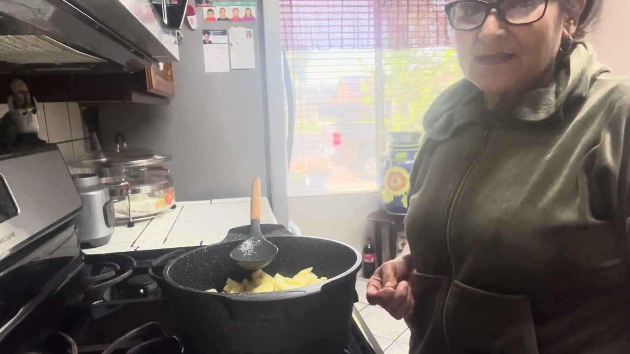 HOY COSINE ARROS y PAPAS PARA COMER