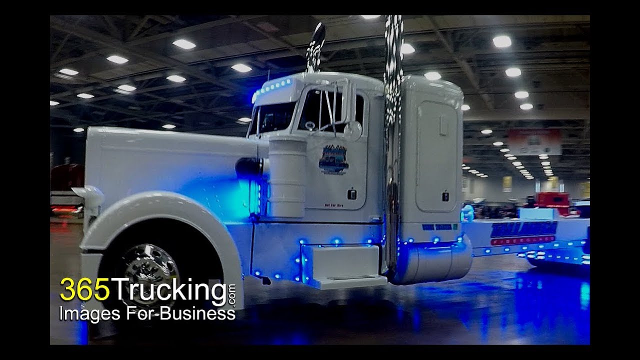 365Trucking: Super Custom Big Rigs Kenworth W900, Peterbilt Long Nose 379 stretched and flexed!
