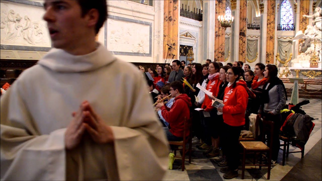 Rite d'entrée - Hosanna ! Béni soit le Seigneur - Pélerinage de Chartres Etudiant 2016