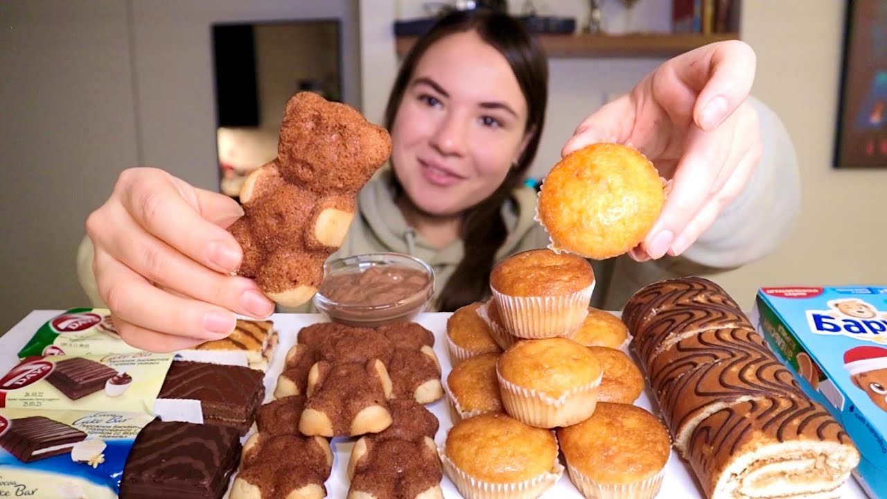 МУКБАНГ • бисквиты кексы барни с чаем• важно ваше мнение • Mukbang cupcakes and biscuits eating