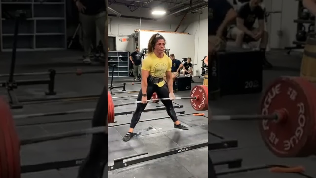 involuntary Urination while deadlifting 👀 #bodybuilding #weightlifting #weight #viral#shorts#youtube