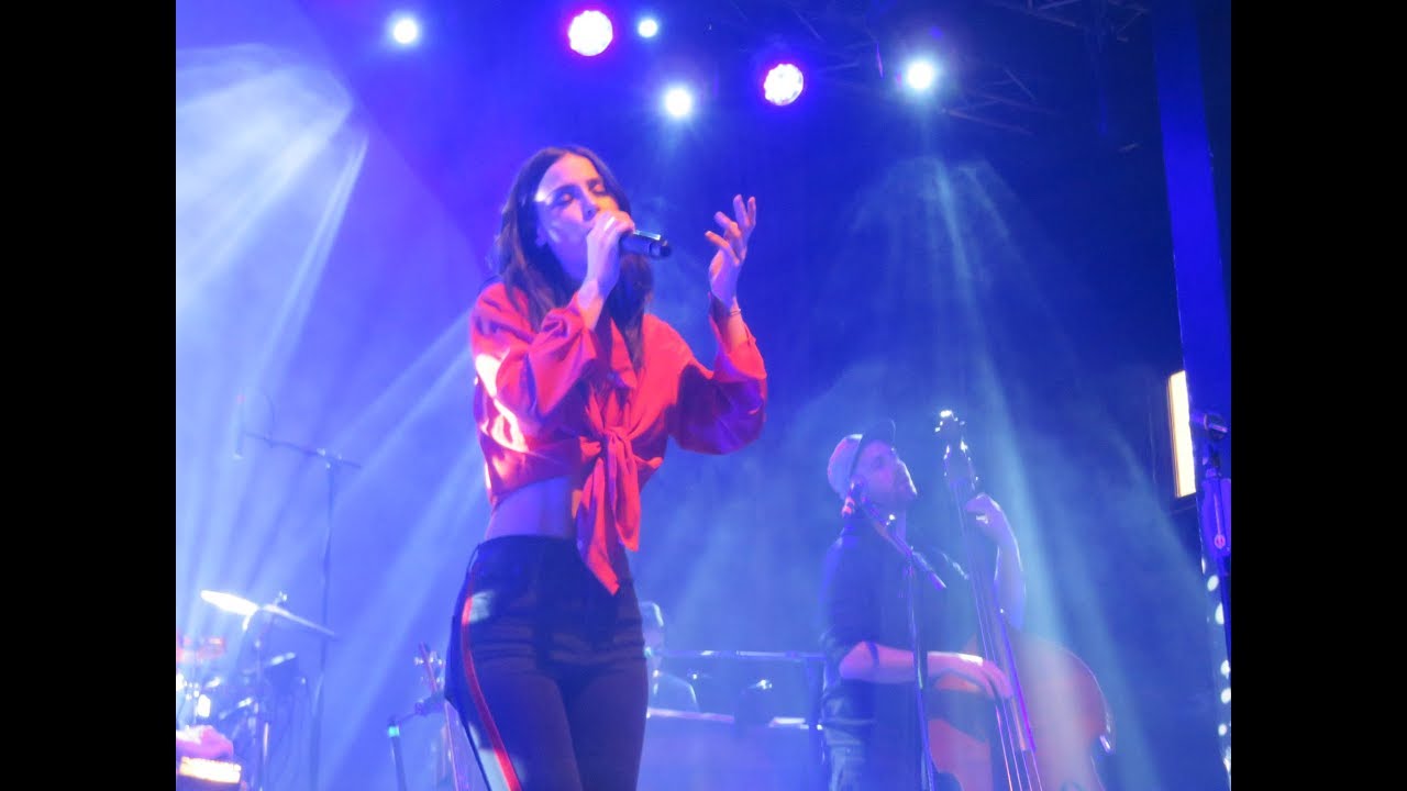 Lena - Bad Liar/A million and one (13.12.2017, Hannover)