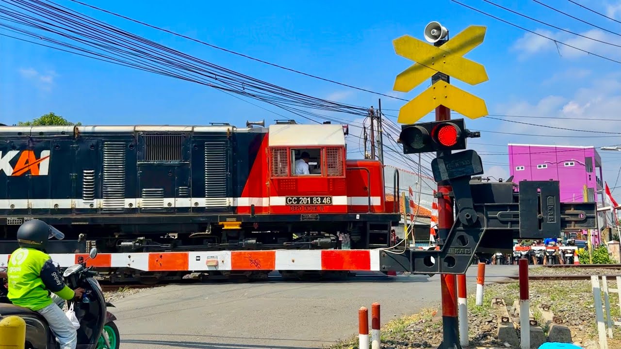 MULAI LANGKA!, Perlintasan Kereta Api Randugunting Kota Tegal, Jawa Tengah