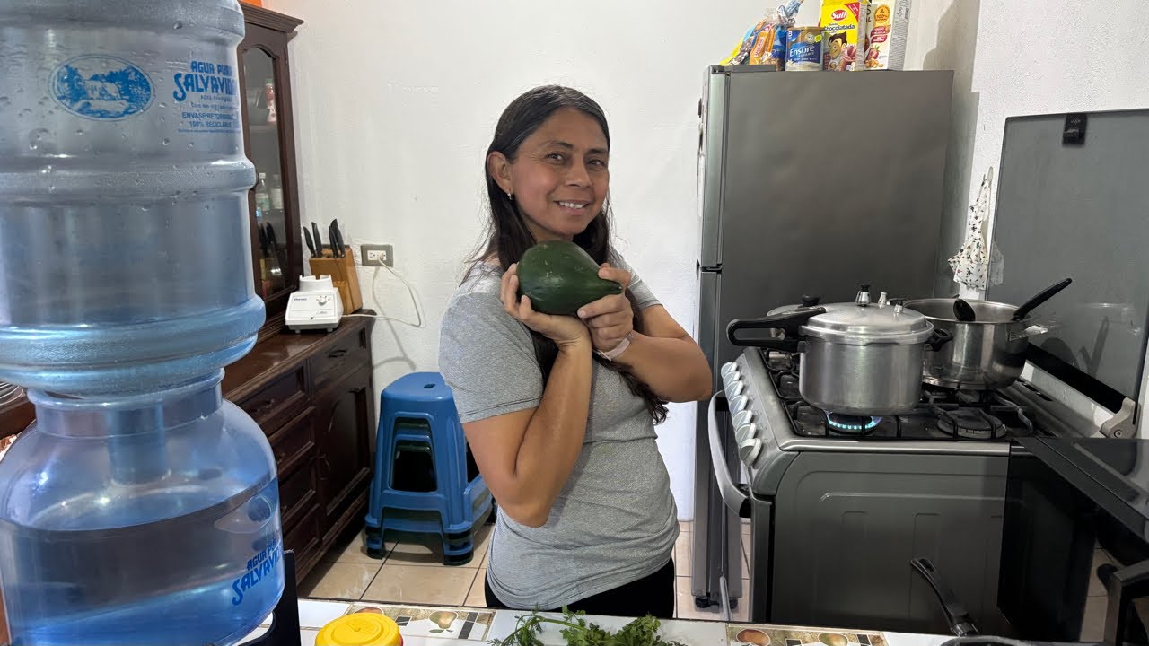 Haciendo puliqué de costilla de res (comida chapina ) 