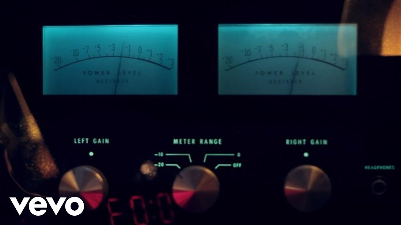 Zo&eacute; - 10 A.M (Audio)