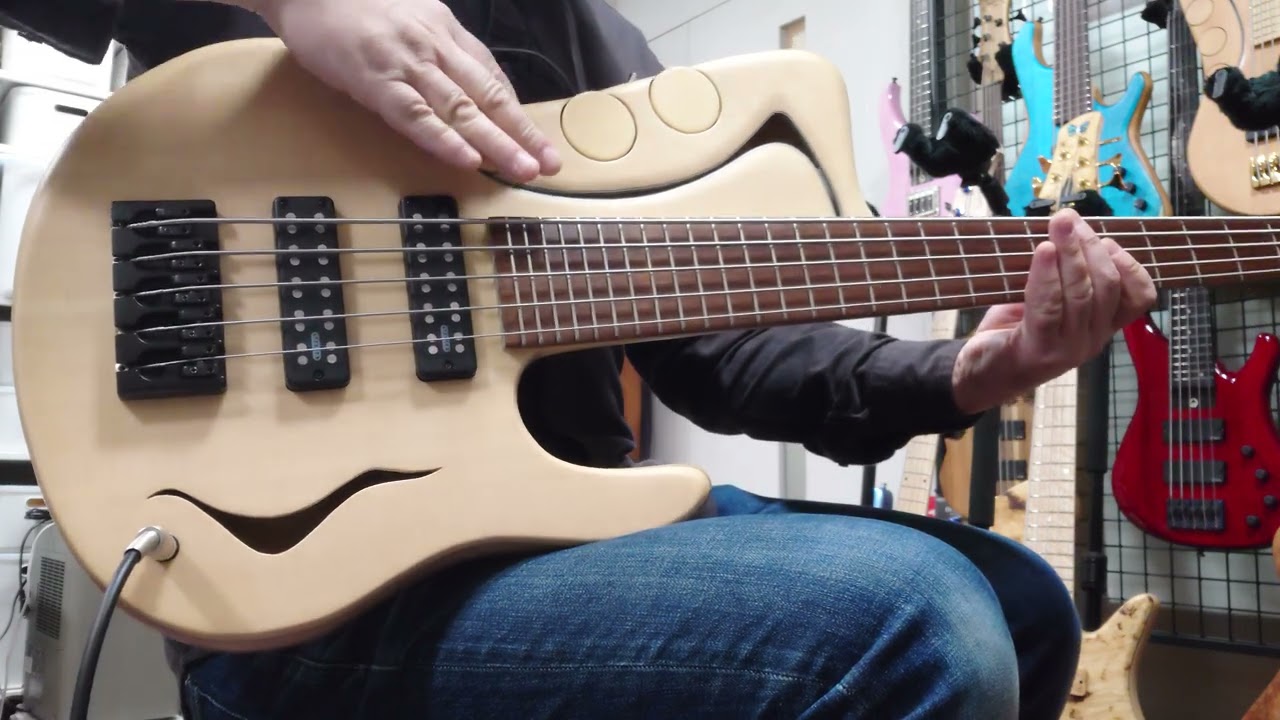 Benevolent Basses Carnival 5 Spruce 28F 33'' DEMO