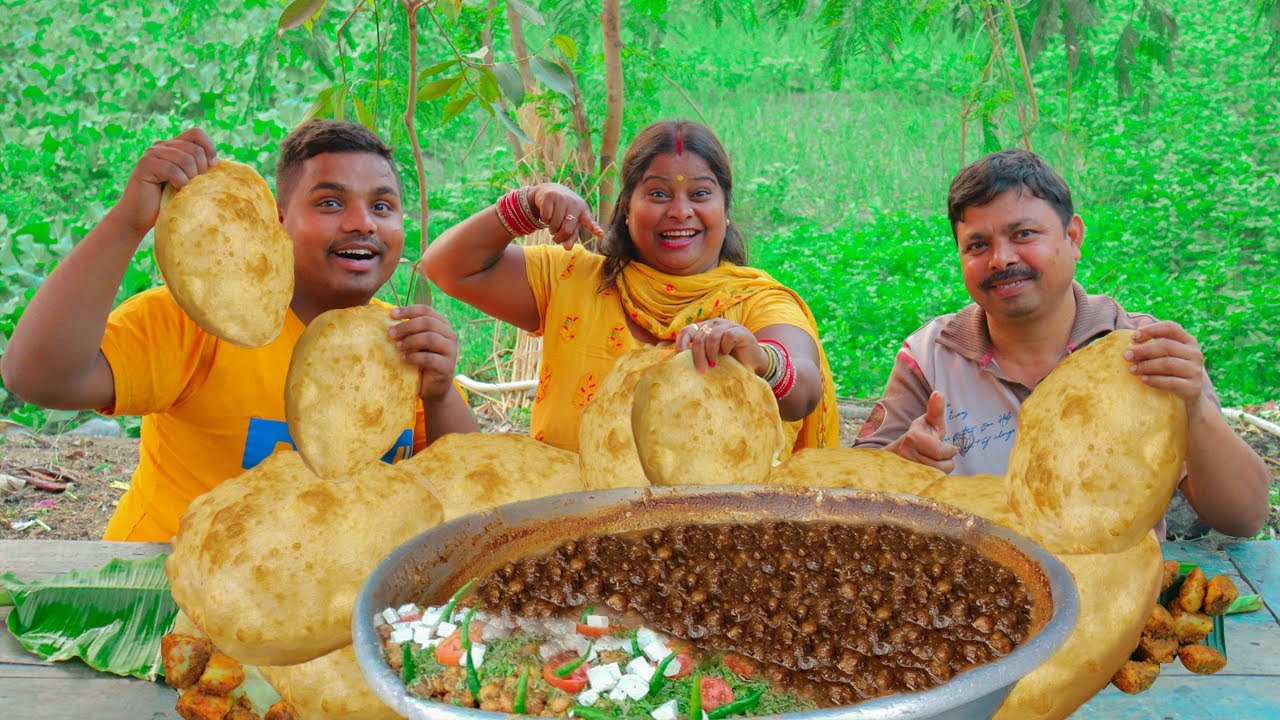 पूरे परिवार ने मिलकर खाया छोले भटुरे टेस्टी ढाबा स्टाइल भटुरे छोले की सब्जी खाकर मजा आ जायेगा