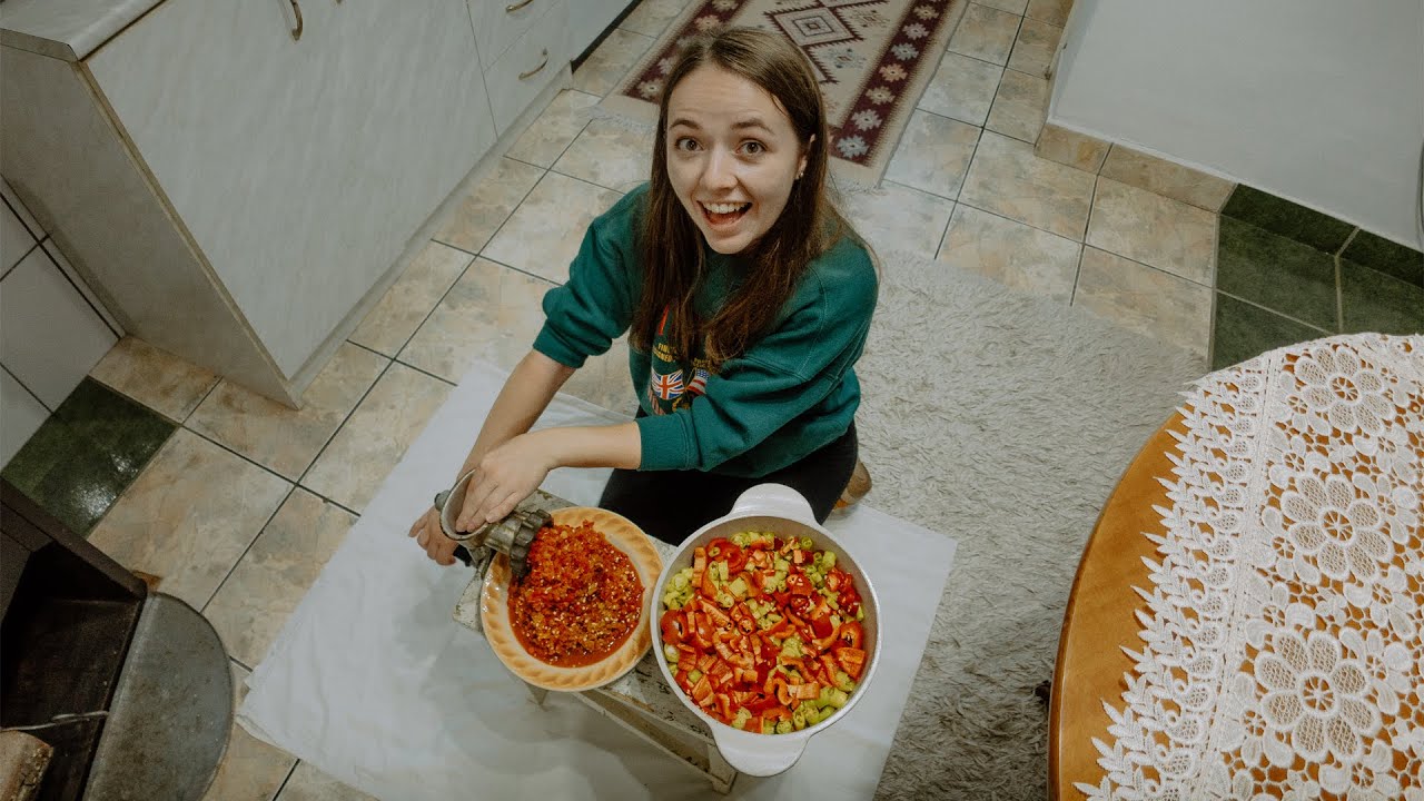PREPARANDO CONSERVAS PARA EL INVIERNO EN RUMANÍA