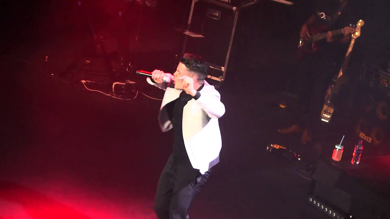 Joe McElderry - DSB / Uptown Funk -  Llanelli (Evolution Tour)