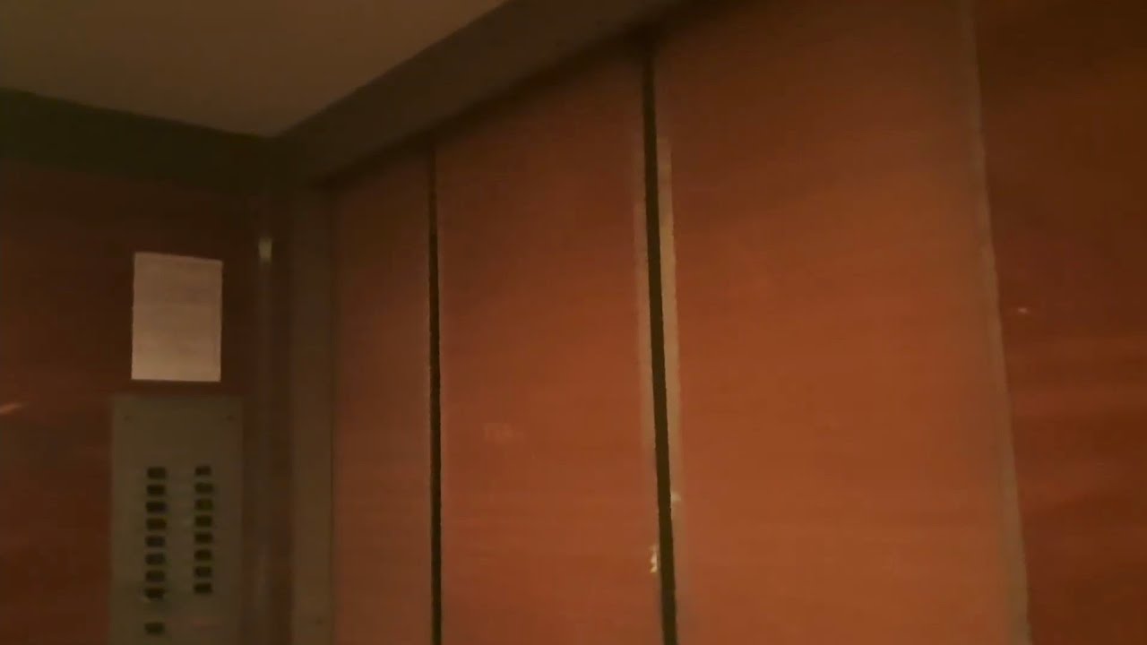 Лифты МЛЗ КМЗ Залипайки 1977 г.в. 1м/с 320кг.(4 Чел.) 500кг.(6 Чел.)Str.Trandafirilor 15 Scara 2