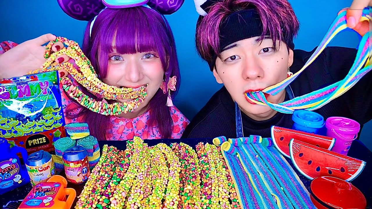 しなこちゃんと海外のお菓子を食べながら俺のことが好きか聞いてみたら死ぬほど気まずい雰囲気になった..【しなこた】