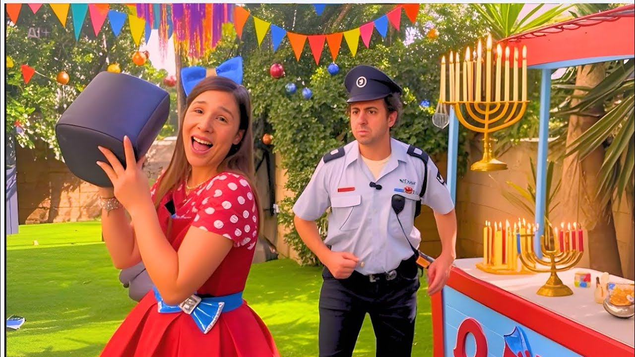 ללוש והשוטר מדליקים נר חנוכה שני