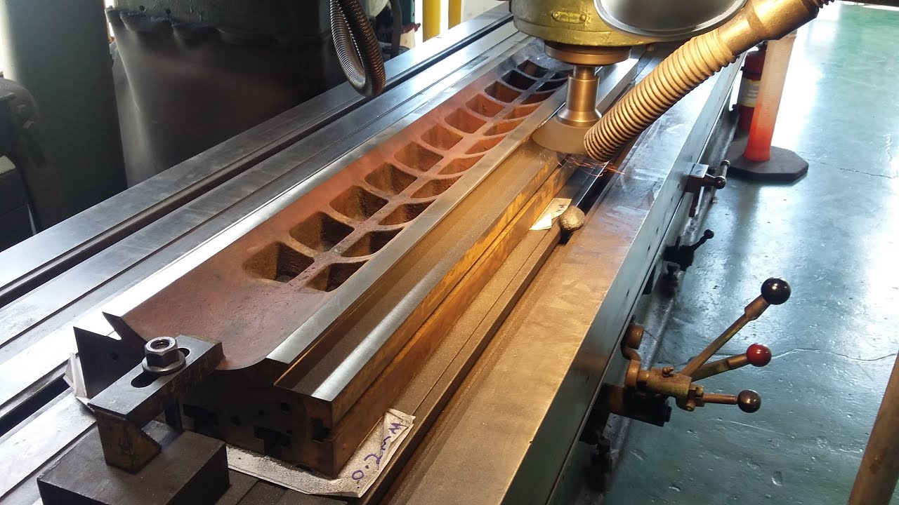 Bridgeport  mill ways regrind Photo's