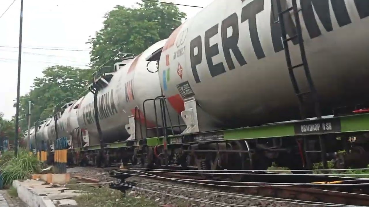 Makasih pak masinis udah di sapa