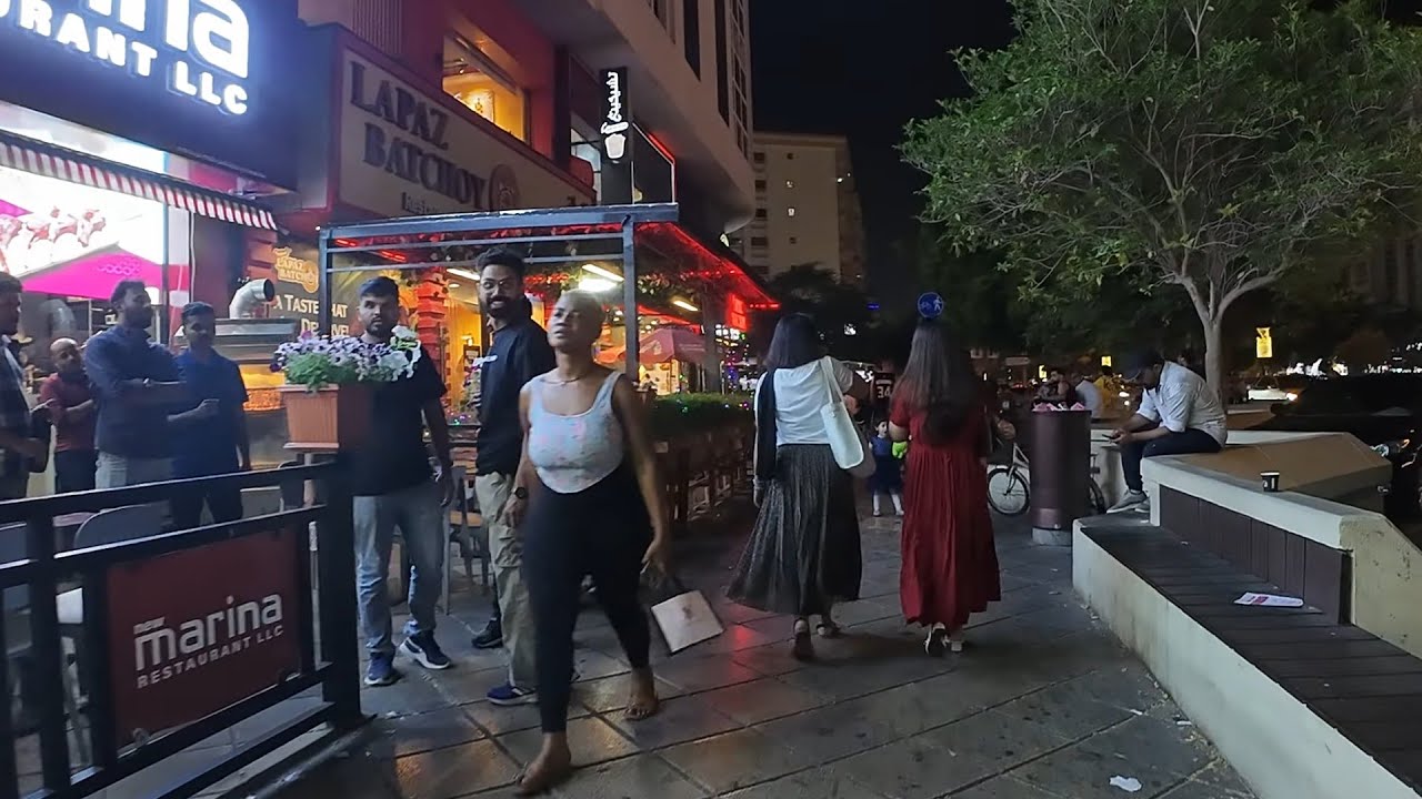 AL RIGGA ROAD DUBAI WALKING TOUR BUSY SUNDAY NIGHT NOVEMBER 2025