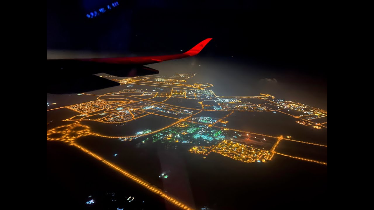 А350 Qatar Airways. Ночная посадка в Дохе, Катар.