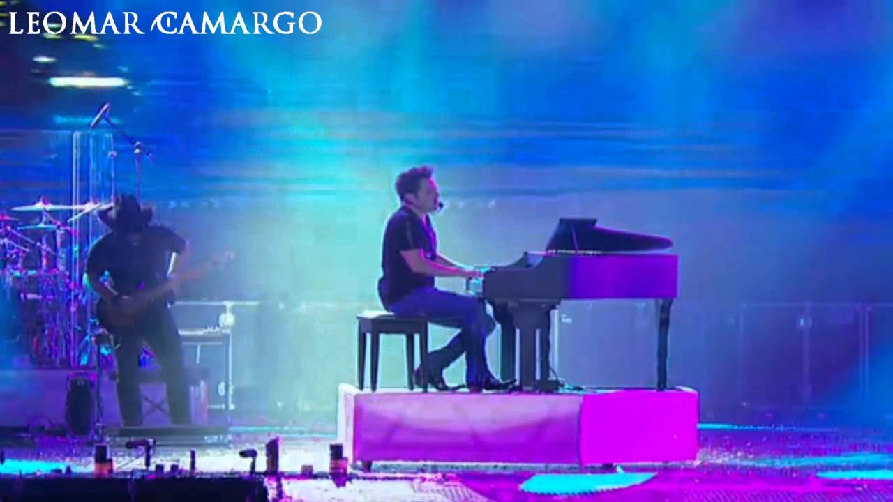 Fernando e Sorocaba - Férias em Salvador (AO VIVO NO CALDAS COUNTRY 2012)