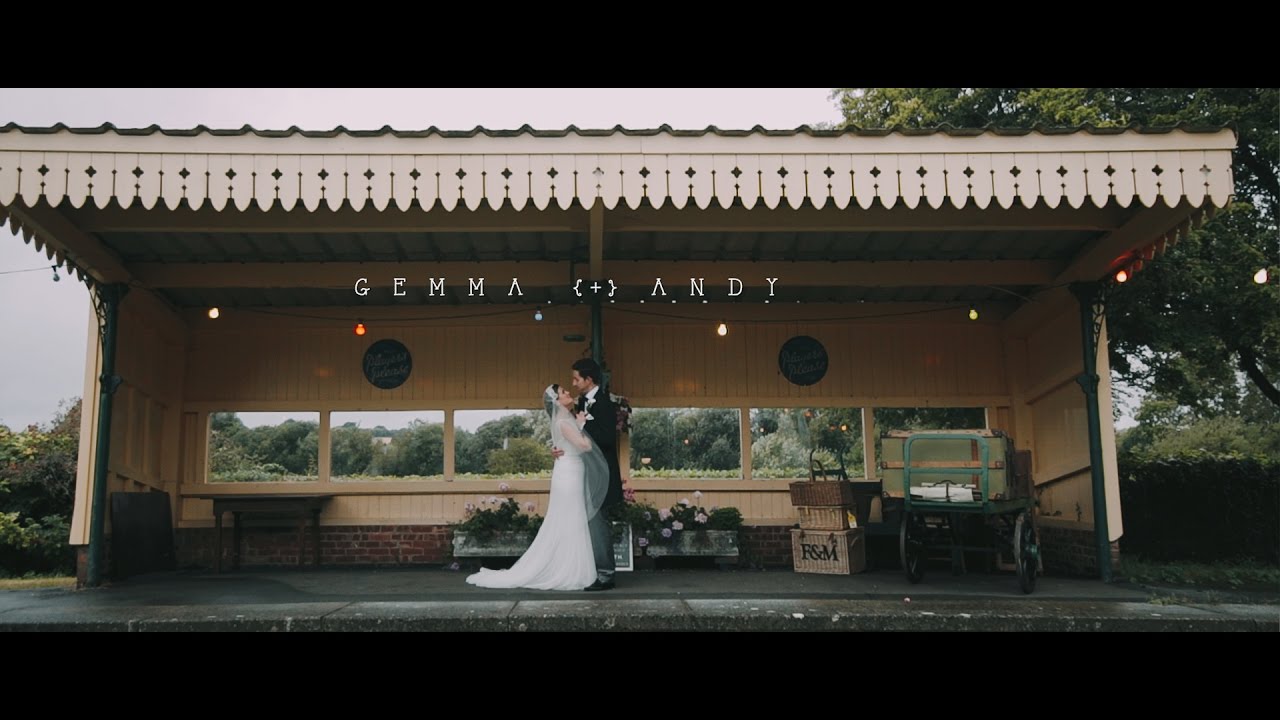 Humanist 1920s inspired wedding at Horsebridge Station, Hampshire