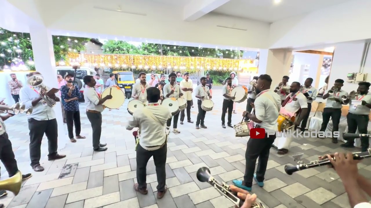 കഥയിലെ രാജകുമാരിയും - കല്യാണരാമൻ !! cochin kalabhavan band set !! മിനി പെരുന്നാൾ