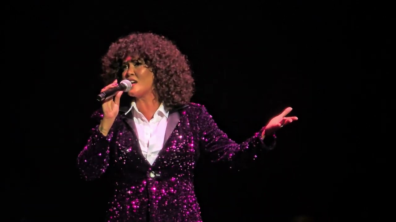 Belinda Davids - Greatest Love of All - Movistar Arena - Santiago, Chile - 2024
