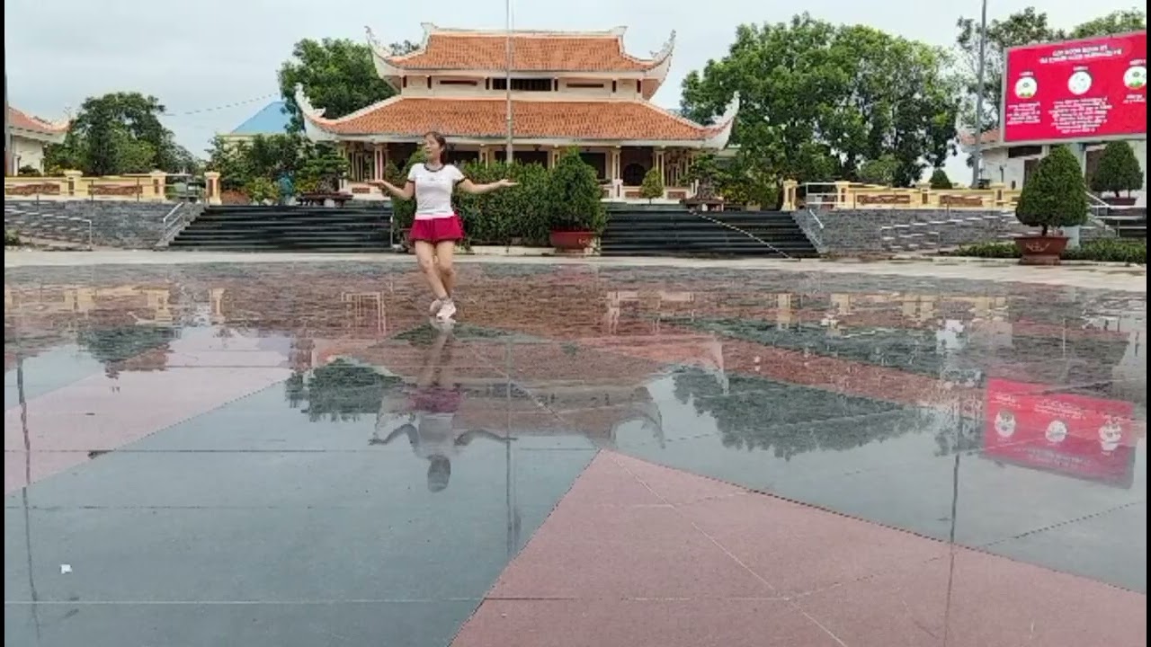 Shuffle mây nhẹ che Trăng 