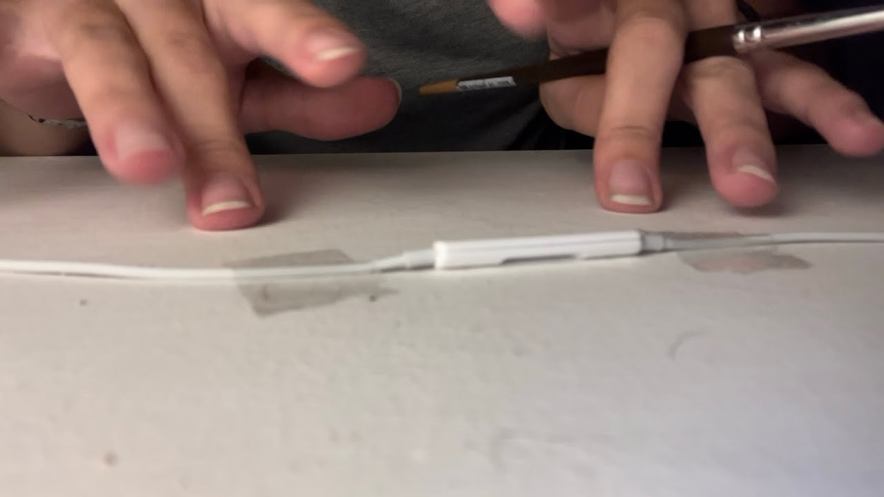 MA PREMIÈRE VIDÉO ASMR