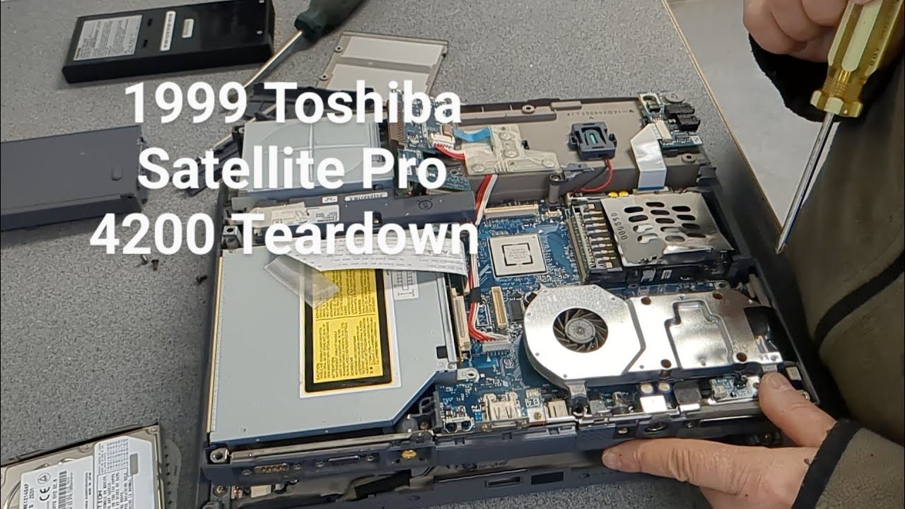 1999 Toshiba Satellite Pro 4200 Laptop opened up
