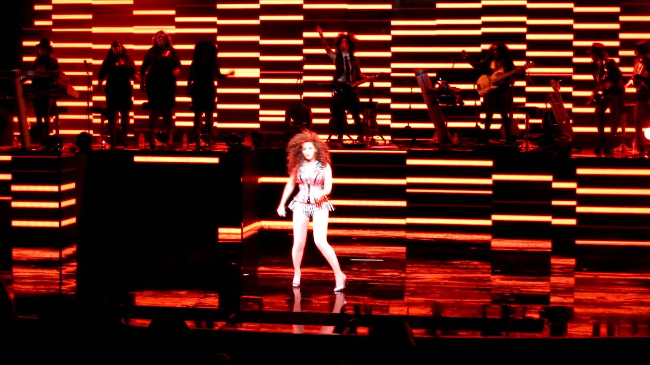 Beyonce performs 