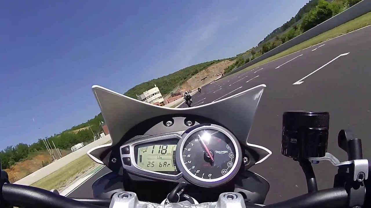 Speed triple R vs Daytona. Circuit Alès - 28/05/2017 - L' Aspi Racing