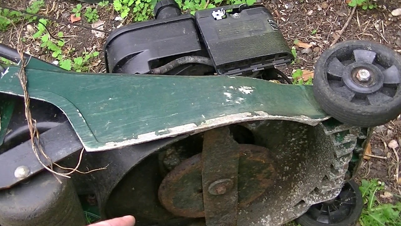 HOW I REMOVE A HAYTER BLADE BOSS / FRICTION PLATE
